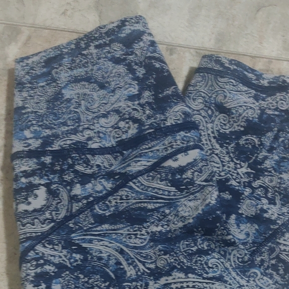 NWOT Lululemon Tights Blue Paisley 4 - Picture 5 of 7